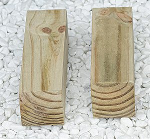 Pé direito/Pilar em Madeira de Pinus Tratado 14,5 cm x 14,5 cm x 3 m