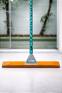 Rodo de Madeira 40cm Envernizado. TRCOMERCIAL. Cod. 00000774