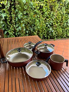 Panela com Cabo Reto + Caçarola + Frigideira + Caneco n°14 + Wok Premium (Cereja e Bege)