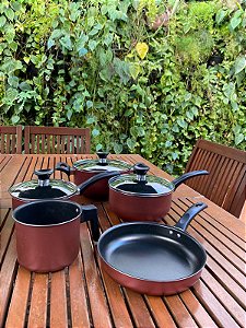 Conjunto Caçarola + Panelas com cabo + frigideira + caneco + Brinde Surpresa (Vinho e Preto).