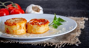 Rondelli de presunto e queijo com molho pomodoro