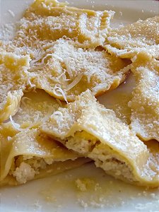 RAVIÓLI RECHEADO COM RICOTA E FIGO