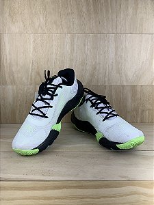 Tenis Under Armour Buzzer