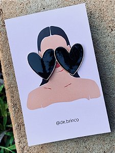 Brinco Coração Básico Nada Básico