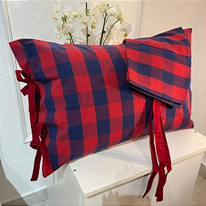 Capa de Travesseiro Xadrez Marinho/Vermelho – Laços