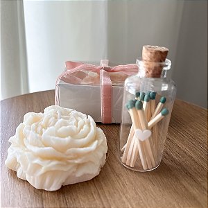 Vela Flor de Peônia com fósforo vegetal