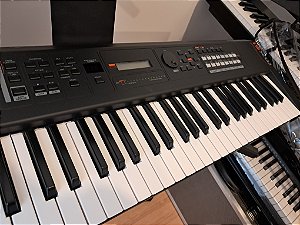 Teclado Sintetizador Yamaha MX61 versão 2
