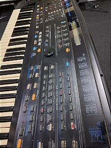 Teclado Arranjador Clássico Roland E86 usado
