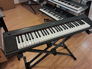 Teclado Yamaha NP12 Usado