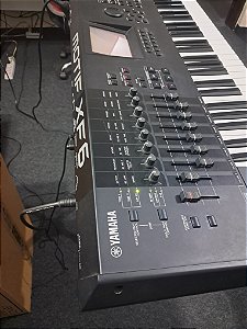 Sintetizador Yamaha MOTIF XF6 Usado