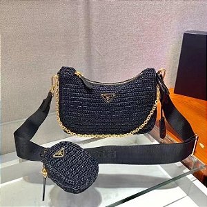 Bolsa Prada Re-Edition 2005 em crochê