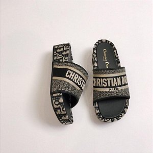 Chinelo Dior