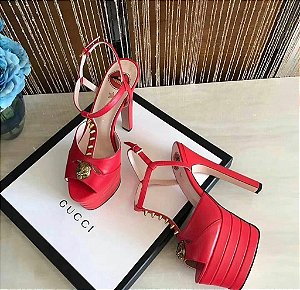 Saltos Gucci