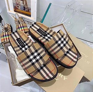 Chinelo Burberry