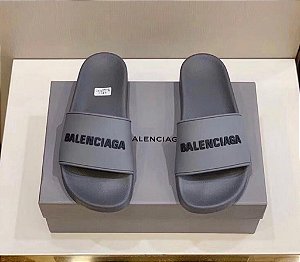 Chinelo Balenciaga