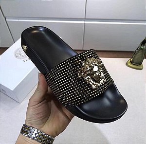 Chinelo Versace