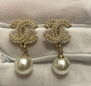 Brinco Chanel