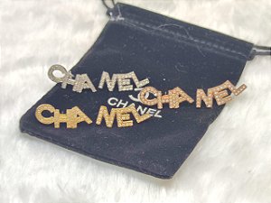 Brinco Chanel