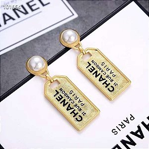 Brinco Chanel