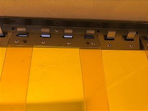 Cortina de PVC Flexível Amarela - Completa