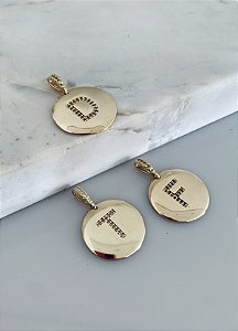 Pingente de letra redondo em banho de ouro PG00001