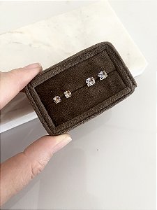 Brinco zircônia quadrado lilás em banho de ouro 18k