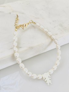 Pulseira menina com pérola de agua doce natural banhado a ouro 18k