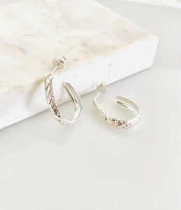 Argola diamantando em banho de prata