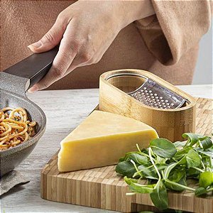 Ralador De Mesa Com Recipiente De Bambu Oikos Natural