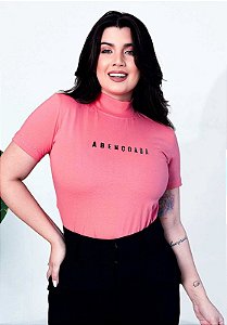 T-SHIRT GOLA ALTA - ABENÇOADA - ALTO RELEVO - COR ROSA BATOM