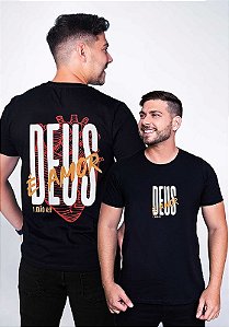 T-SHIRT MASCULINA - DEUS É AMOR - COR PRETO