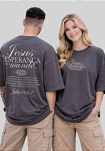 OVERSIZED - JESUS ESPERANÇA DO MUNDO - COR CINZA CHUMBO