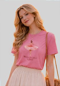 T-SHIRT FEMININA - MENINA DOS OLHOS DE DEUS - COR ROSA BATOM