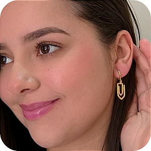 Brinco Argolinha de Click com Pingente de Clips - Banhado a Ouro 18k