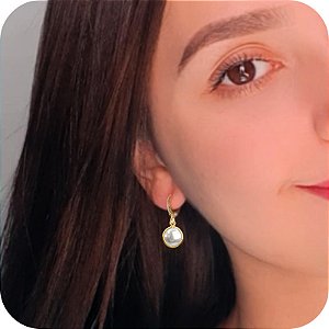 Brinco Argolinha de Click com Pingente de Pérola - Banhado a Ouro 18k