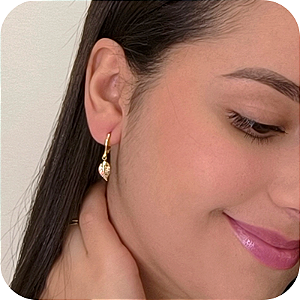 Brinco Argolinha de Click com Pingente Folha - Banhado a Ouro 18k