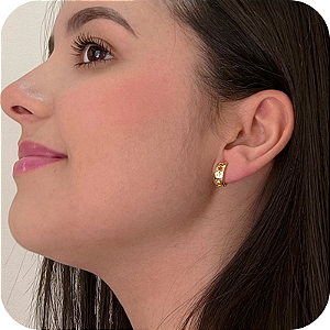 Brinco Argolinha de Click Vazada com Estrelas - Banhado a Ouro 18k