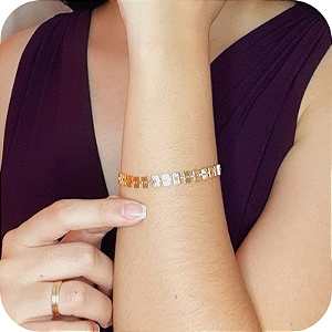 Pulseira de Chapinhas Foscas e Quadradinhas - Banhada a Ouro 18k