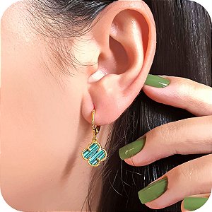 Brinco Argolinha de Click Trevo Verde de Pedra Malaquita - Banhado a Ouro 18k
