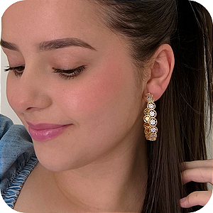 Brinco de Agola G Vazada com Aplicação de Ródio Branco - Banhado a Ouro 18k