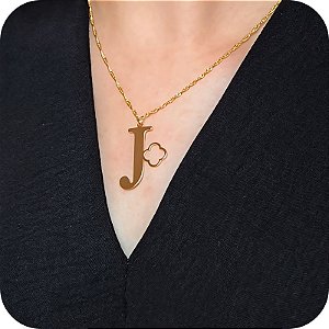 Colar de Letra J com Trevo - Design Próprio - Banhado a Ouro 18k
