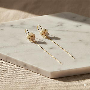 Brinco Gancho Ouro 18k Flor de Madrepérola 10mm