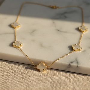 Colar Ouro 18k com 5 Trevos Madrepérola