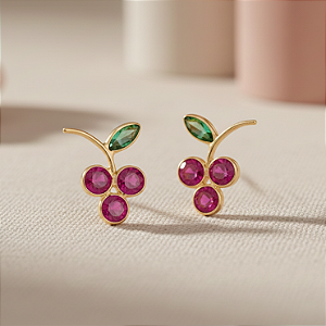 Brinco Uvinha Vermelha em Ouro 18k