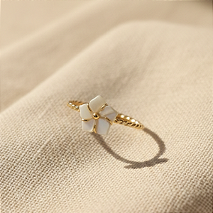 Anel Flor de Madrepérola em Ouro 18k