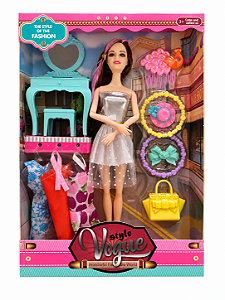 BONECA COM ACESSÓRIOS