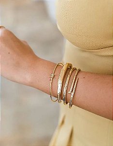 PULSEIRA ARAME FARPADO CRAVEJADO