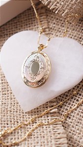 Colar Relicário Oval ( SEM FOTO )