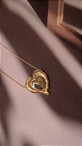 Colar Coração Mix de Banhos com Borda Trabalhada