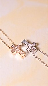 Colar Mini Cruz Cravejada
